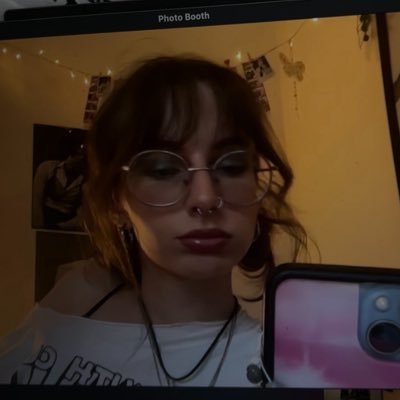 ⭑ LIKE IT enthusiast ⭑ ihatesadsongs no.1 fan ⋆˚꩜。 || priv: @ihatesadsongsss
