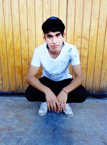 IvanIgnaciox3's profile picture. Hola. Me gusta salir , disfrutar la vida al maximo con pequeños detalles :)