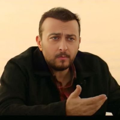 Kafamı dağıtmak için bakar geçerim. korkmadan kendi düşüncemi söyler çizerim bağımsız..
sevdamız kişilere değil ARMAYA ...