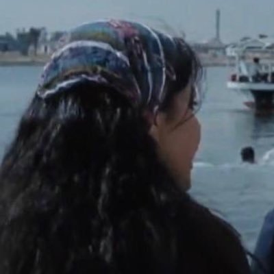 لست رفيقة جيدة لأحد، لا أتجاوز حدودًا وضعتها لنفسي ولا أسمح بتجاوز الآخرين لها.. قاسية نعم ..سيئة بعض الأحيان.. وعادلة بقدر ما استطعت