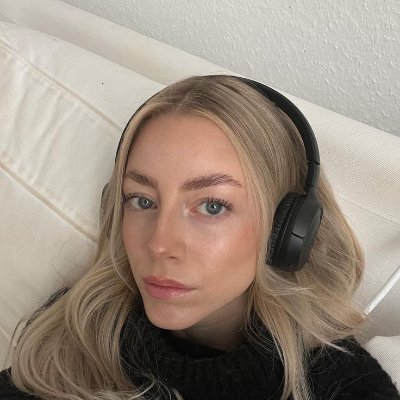 Marketing Specialist at JBL Audio
Strategist building premium audio narratives in tech, music & lifestyle.
Driving growth through innovative sound experiences.