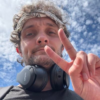 Failed journalist. Successful Andy Murray fan. Co-host of
@MurrayMusing
. Writing over on
@Popcorn_Tennis1
. Archived blog: https://t.co/Nx8DHuJDxg He/Him