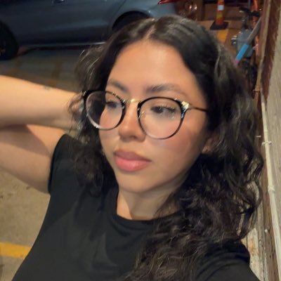 anaxprz's profile picture. take time to do what makes your soul happy. 26✨