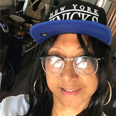 Artist. I love my Knicks! 🧡💙 Fan of the multiple chip NY Yankees. Sports lover.