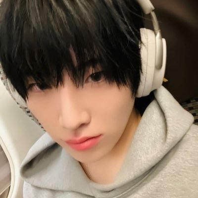 ajoturo's profile picture. rice dealer & purr-sonal butler