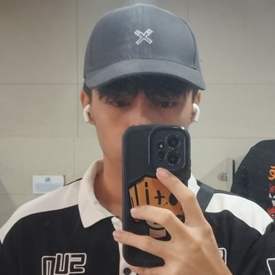 Leebittide's profile picture. 