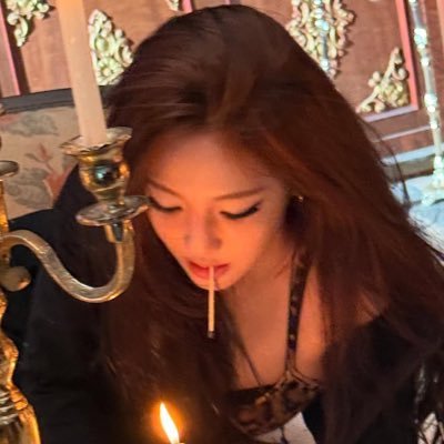 aeseyed's profile picture. living dead girl