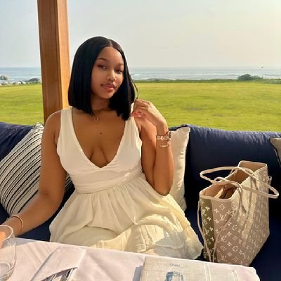 VivianEze337503's profile picture. I love myself enough to recognize my worth, and I wish for every girl to feel that same strength and confidence.💞