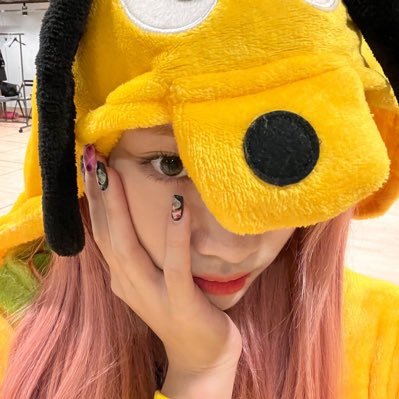 loonais0t12's profile picture. loona stan