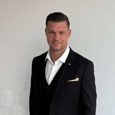 co-Founder of TheQualityGroup (ESN / More).
Entrepreneur & Investor in startups, real-estate and crypto since 2017