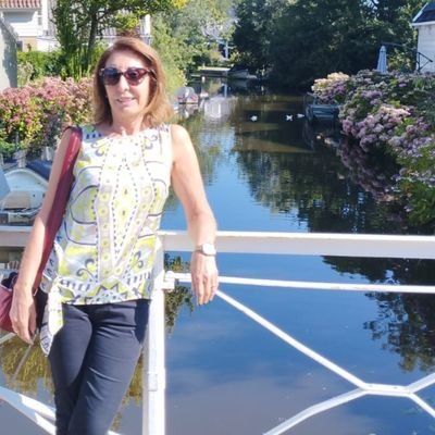 RemediosdeDe's profile picture. Bibliotecaria en la Comunidad de Madrid. Interesada especialmente en el mundo digital, y con ganas de seguir aprendiendo