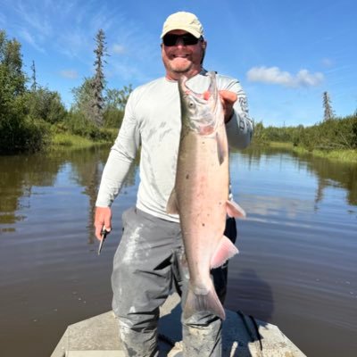 Part time race spotter & fisherman avid @mnwild fan #MAGA