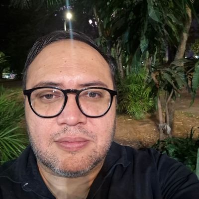 Filósofo e professor de cinema.
Atualmente na Diretoria de Participação Social/Secretaria-Geral da Presidência da República.
Brasília-DF.