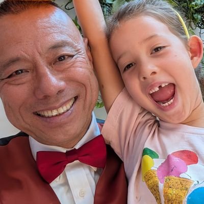 基督徒,热爱独立思考,秉持保守价值观。每日读经、祷告、冥想,追寻圣经真理。曾在中国执业律师20年,精通刑事、民事、行政、经济、公司法,擅长品牌、知识产权及企业融资包装。现居美国硅谷南湾Sunnyvale,专注研读圣经,探求真理与智慧。✝️📖