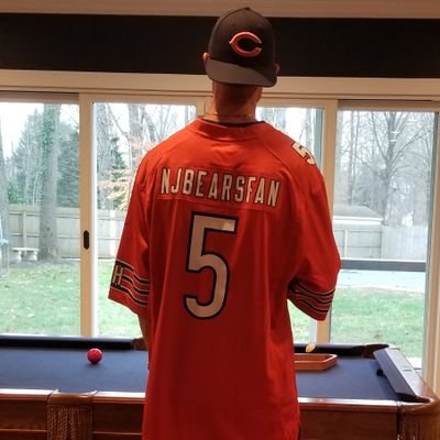 DIE HARD #DaBears fan • Daddy of 6 •
Tweets are my own • Likes/Retweets 🚫 Endrsmnt • #KillerBCSA 💥 • #HoFforPeanut 🥜🥊• #RHCP 🎶