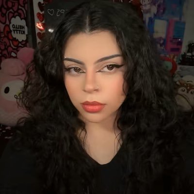 25 | Streamer | Twitch Latin🇭🇳, Pride🏳️🌈& Woman’s Guild🎀 | USE CODE “YADEERA” in the item shop | Contact : yadeerac@gmail.com