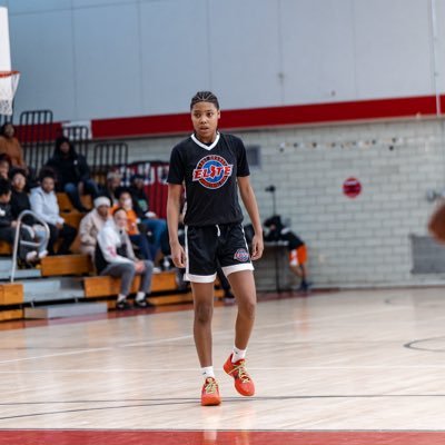3 sport Athlete | 5’7 True 2029 Guard | Sprinter 100m, 200m & 4x100 🏃🏽♀️ | ATH/DB | @NT_LadyTerriers | Instagram: _CantGuardKash