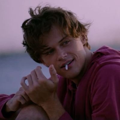 Srksfile's profile picture. No fanwar 🙌