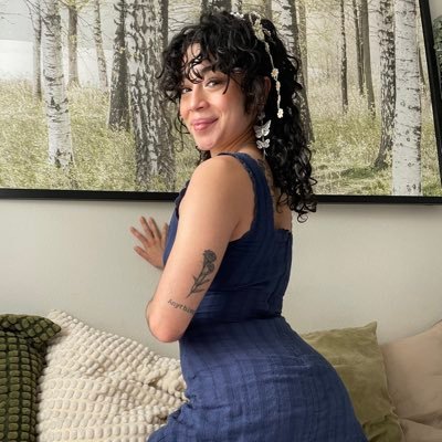 $lapischerry tip me a dollar! check out my OF (*´∀`)♪ main: @enchantingliyah