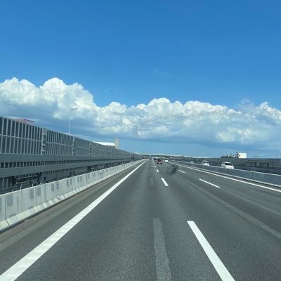 無言フォロー失礼します。 関西中心で走ってるドライバーです🍀ただの日常垢だったはずが気付けば維新応援してるアカウント。笑 政治関連以外もたまに呟きます!