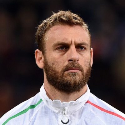 SkaB8l's profile picture. 🇵🇸 / AS ROMA 🟠🔴 / F1 🏎️