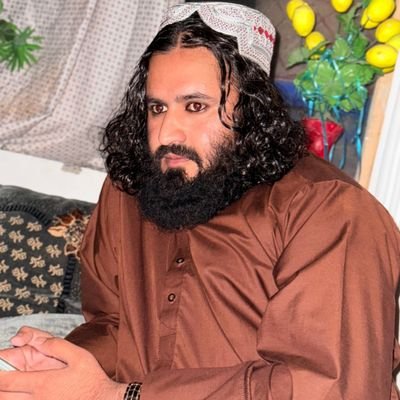 علم زده کړه خو انسانیت او ادب ډېر زده کړه ځکه چي انسانیت او ادب دژوند مهم ارکان دي
