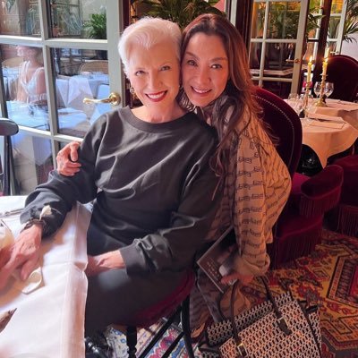 Bestselling International Author of A Woman Makes A Plan! Doctor of Dietetic🧑🏾🎓Supermodel ☺️💃🏻#ItsGreatToBe76 Manager: anna@mayemusk.com