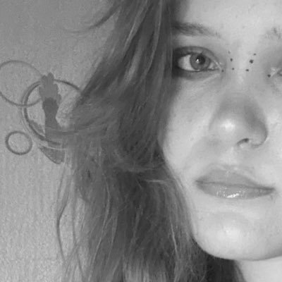 осн. - @effervesc3nnce • пишу що думаю й не думаю що пишу ✍🏻