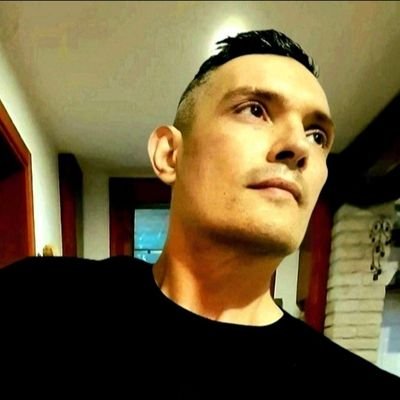 CristianoL33763's profile picture. strange eyes no clock to mouch 🤌🏼👀