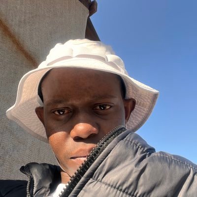 I love me ||Creative ||Music enthusiast || Lvmki_moagi@icloud.com
