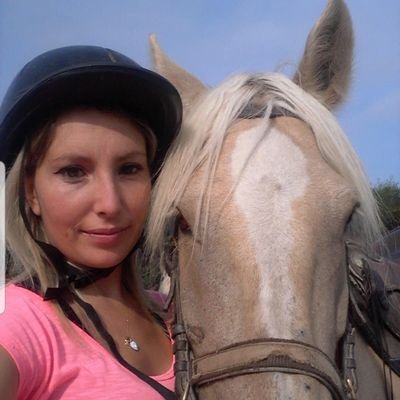 On dit que les chats noirs portent malheur ; en réalité, c'est un faux bruit que les blondes font courir .