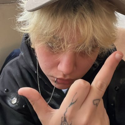 aodasooas patifaria verbal homem trans insano que faz letras e atinge o ápice da nao sanidade mental omg hi