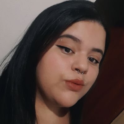 Só mais uma alma perdida tentando se encaixar.
Aquariana.
Amo livros.
Aberta a novos amigos sempre. ♡