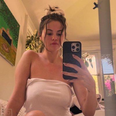 nadiaiscalling's profile picture. 