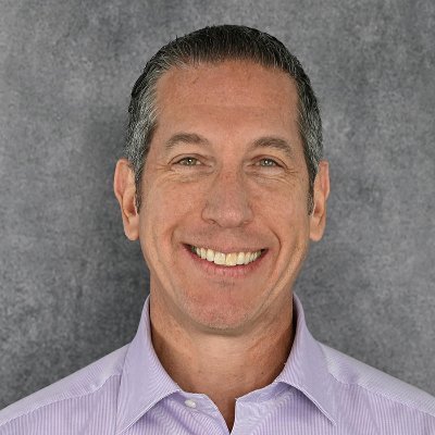 Founder of @PowerPlayMktg and @PowerPlayPhoto |
Highly caffeinated. Lover of tech, hoops, & hustle.