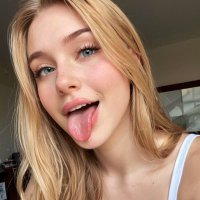 Emma (@emmaworldmodel) 's Twitter Profile