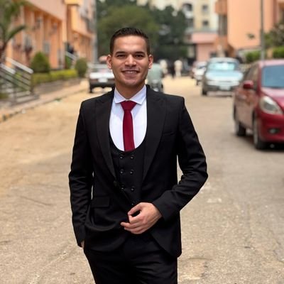 اللَّهُمَّ اجعلني وأهلي ومن أُحب بجوار رسولك ﷺ في المَسكَن، والمَدفَن، وفي جنّات الفِردوس الأعلى.