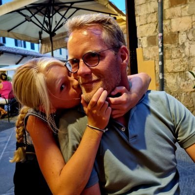 Op reis door het leven als Christen en volger van Jezus, onderweg ben ik vader, echtgenoot van Corinne en ondernemer. Fotograaf van Gods schepping