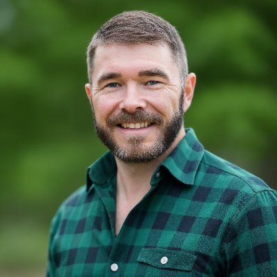 Marine Intel & Amazon Product Mgr. Scaled $700M+ operations. Building ventures where military precision meets entrepreneurial vision. Leader & creator.