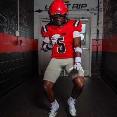 CJHS FOOTBALL || Clinton, Ms || RB|| 5’11||185lbs || Class of 2028 || Clinton Arrows❤️🖤|| 📩caydnalbert1229@icloud.com