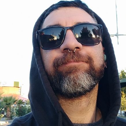 asocial, serio con algo de buena onda.
verdaderamente no me cae bien la gente. y esa wea de las energías si se siente. mirar feo y fastidiar es mi deporte.