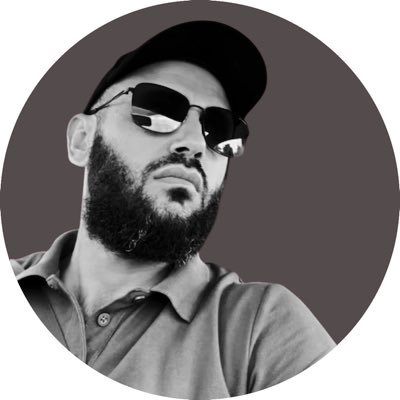 walat_8's profile picture. وَإنّي لَحُلوٌ إِن أُرِيَدت حَلاوَتي وَمُرٌّ إِذا نَفسُ العَزوفِ امَرَتْ