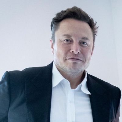 Entrepreneur
🚀| Spacex • CEO & Twitter • CTO
🚔| Tesla • CEO and Product architect
🚄| Hyperloop • Founder
🧩| OpenAI • Co-founder
👇🏻| Build A 7-fig