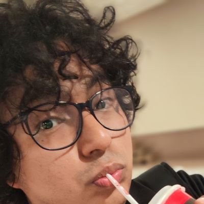 Eduardo Mines Azañero
Artista
• Ilustrador | Comic Artista.
• Freelancer Artist/ 24Años
manga favorito: chainsaw man 😌y dandadan