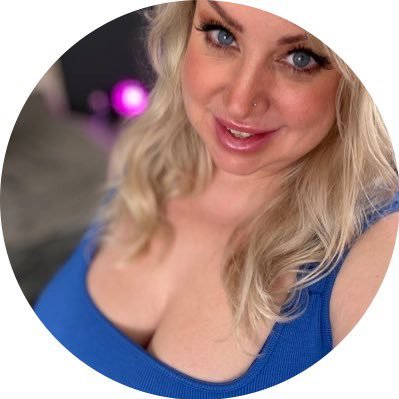 Ich bin geil und gelangweilt. Schick mir ein Follow-Back oder eine Direktnachricht, wenn du Lust auf Text und Ficken hast.💕💕