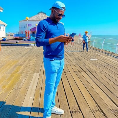 Researcher | Tech | Enugu Rangers | Manchester United | Bullshit Detector | Boxing | Not Woke | Retweets are to encourage engagement