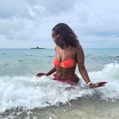 aymee_since88's profile picture. FoLLoW  iF u Can! 💃🏾
QueenMom 👑
CFO 📊
Founder of @khyme_fwi (IG)
#PSGLover ⚽️
#Punchliner 🔥