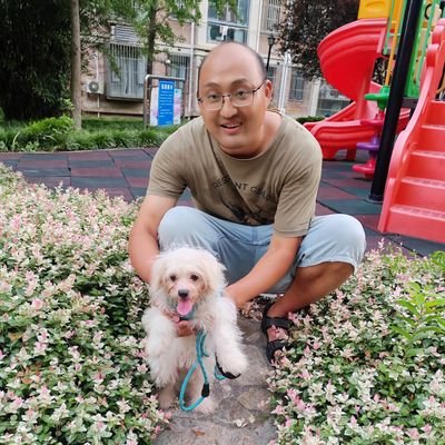 高效阅读源码布道师/立志重读计算机理论知识/macintosh极客/Swift/独立产品设计者/“动画特效办公理念”倡议者/以上皆是自封的