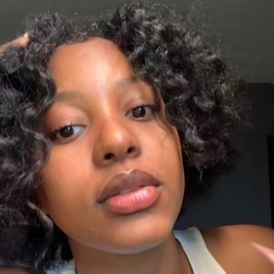 mamzellebi's profile picture. 