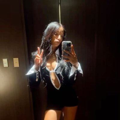 bi - DMs open! || she/they || @GOONINGADDDIC is my kewt widdle mommy l